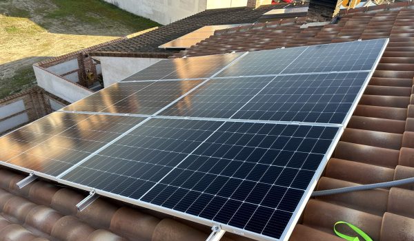 Placa solar instalada en tejado
