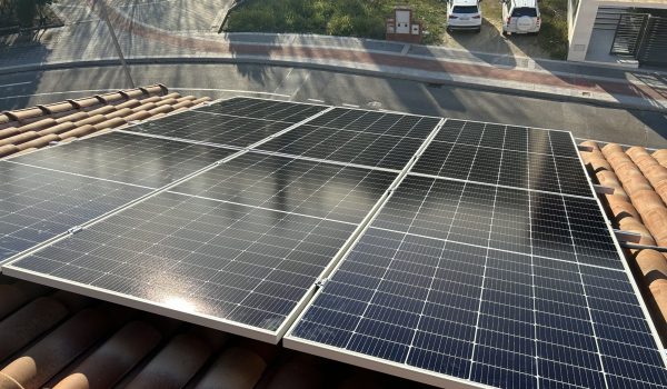 Placa solar en tejado