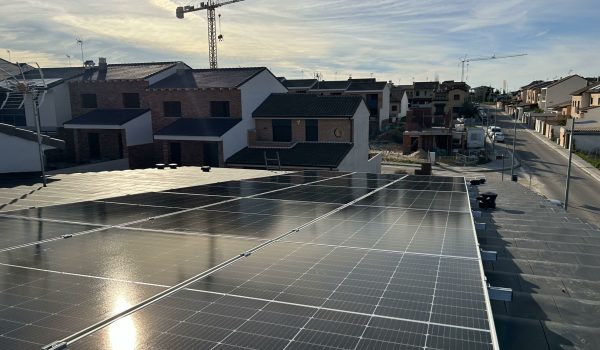 Instalación fotovoltaica finalizada de 15 paneles finalizada